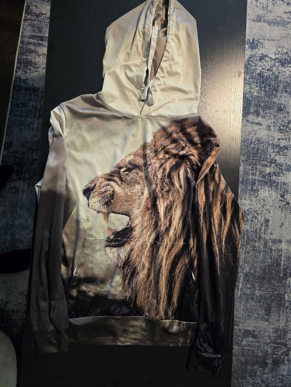 Lion Graphic Pullover Hoodie in Brown and Tan
